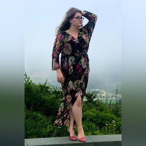 Beautiful COMFY floral dress